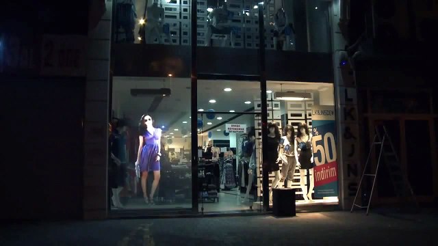 Mağazalar için Hologram Defile (Sanal Vitrin)