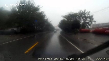 Shocking head-on collision on motorway in China