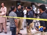 Two policemen martyred chasing robbers in Karachi's Hyderi market