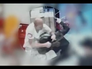 Castello di Cisterna (NA) - Ucraino eroe, il video di Korol che affronta i banditi (27.10.15)