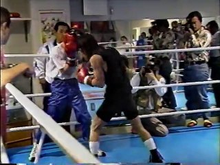 鬼塚勝也対タノムサクシスボベー１