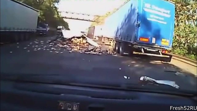 Подборка Аварий Грузовиков 3 Crash Truck Accident Compilation 3 [18+]