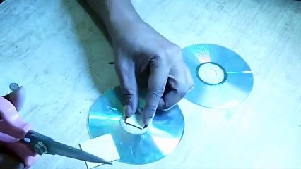 How to make a Robot Toy using proximity sensor and old CD