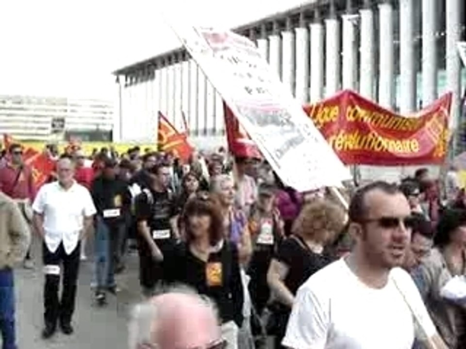 1 er mai cortege LCR gare st charles
