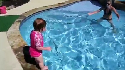 21 month old swimmer - Funny Babies