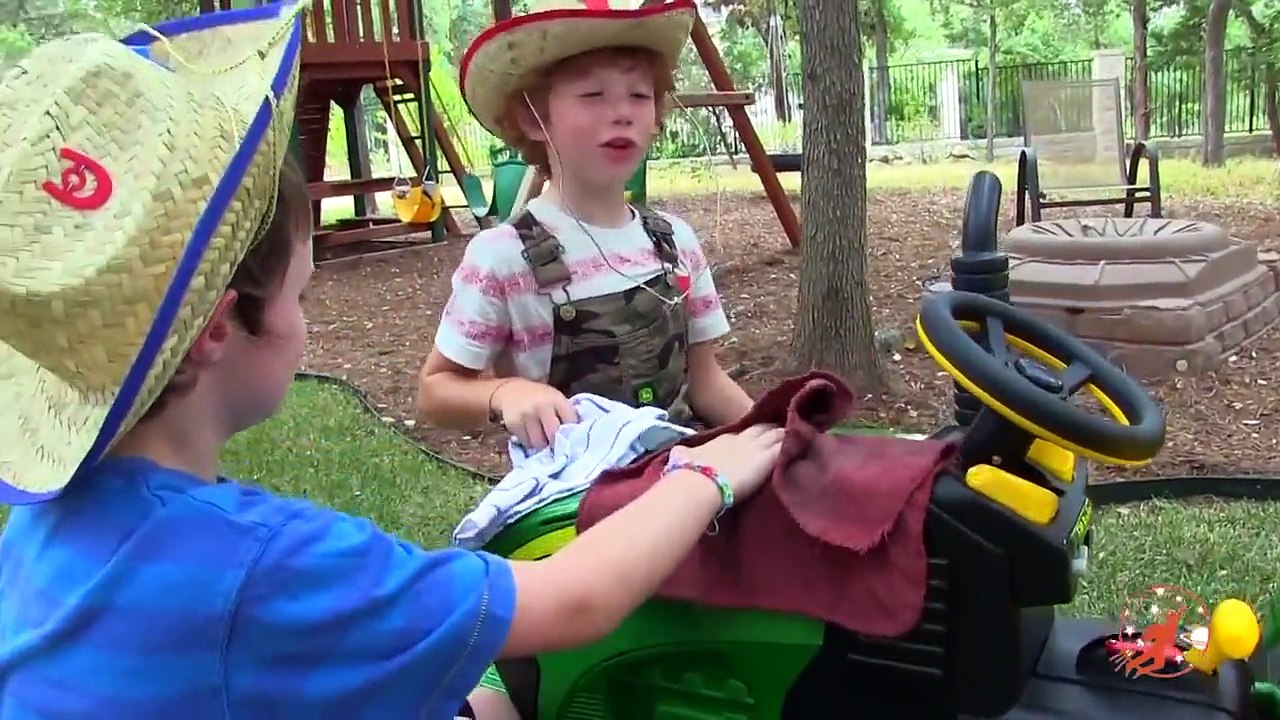 Little Heroes 8 The Spark, The Fire Engine, The Tractor And The Farm Fire