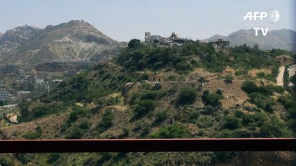 Yemen: un palais détruit à Taëz par les combats