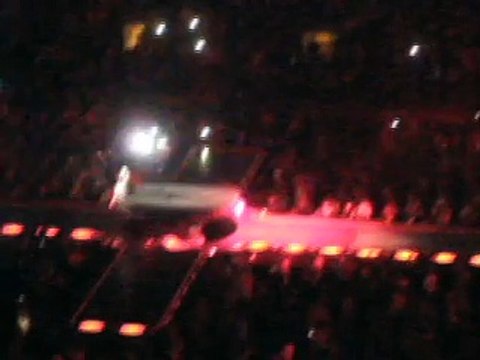 Madison Square Garden Concert 09-16-2015: Madonna - La Vie en rose