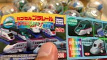 カプセルプラレール　金色 ドクターイエロー　ガチャガチャ
