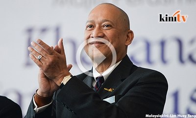 Descargar video: Nazri cabar Mahathir tanding di Padang Rengas