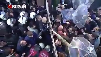 Polis İpek Medya binasına böyle girdi