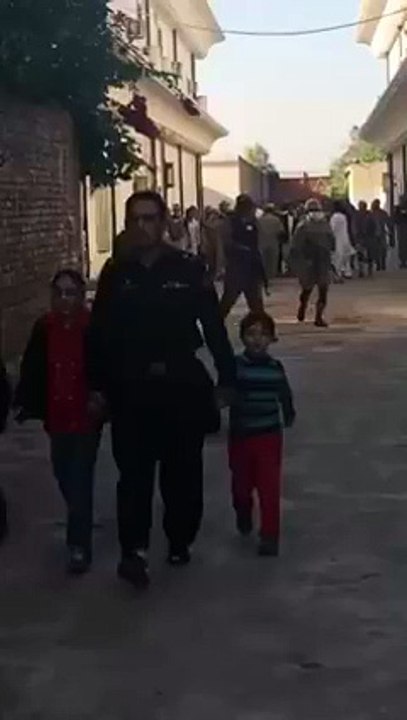 shahid afridi visit to earthquak areas