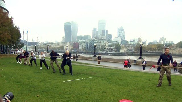 Le maire de Londres joue à la corde de guerre et se vautre