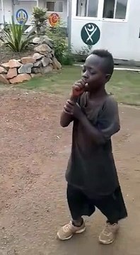 Somali Kid singing Pakistani Milli Naghma in Somalia