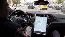 Le systeme d'autopilote de la TESLA evite 2 accidents à ce taxi russe