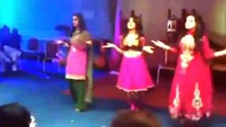 pakistani College Girls Dancing in Mehndi Party