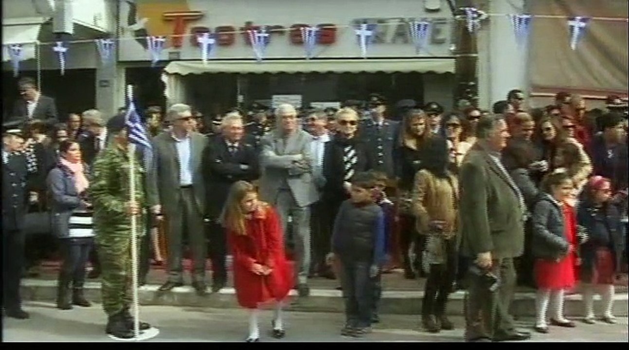 28-10-2015 Ολόκληρη  η παρέλαση στη Θήβα