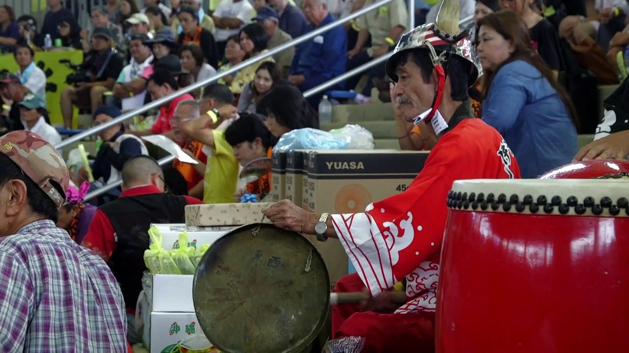 Sumo-stierkampf begeistert japaner