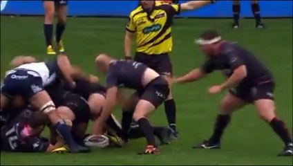 Josh Matavesi enrhume son adversaire avec un magnifique 360
