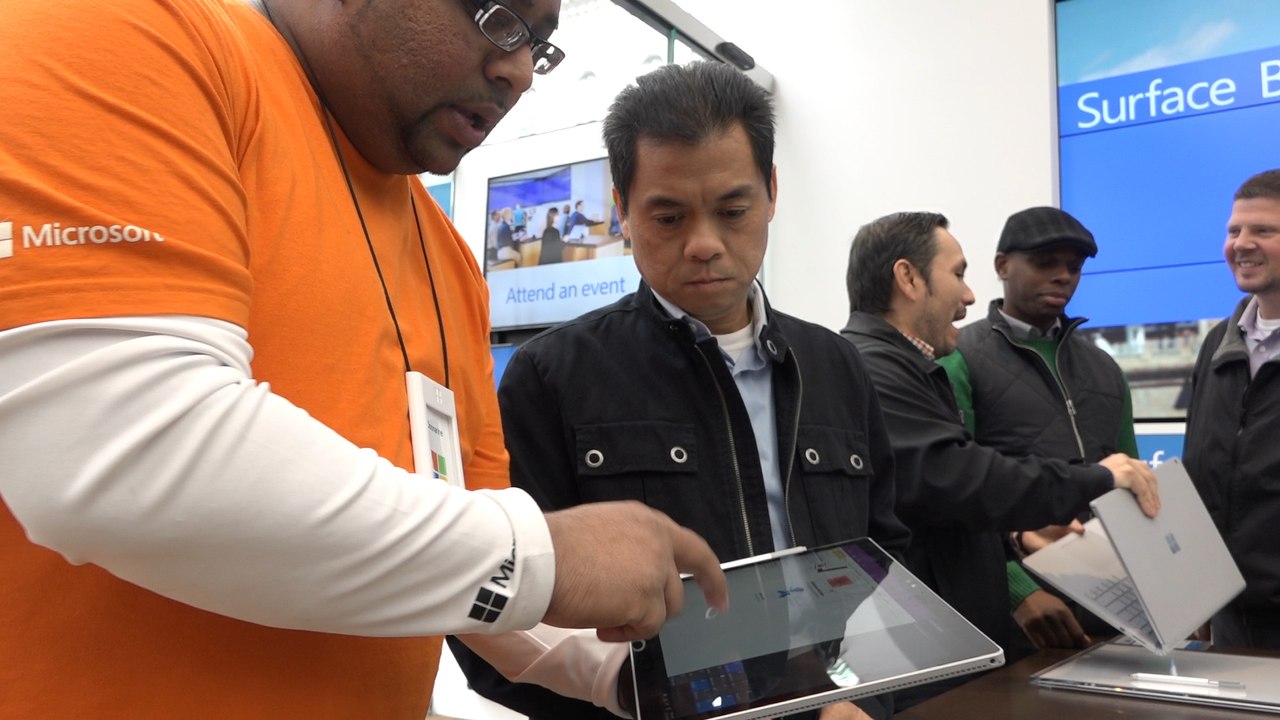 Microsoft Tries Swaying Consumers At New Flagship Store