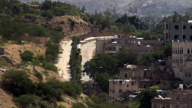 مقتل 11 مدنيا في قصف للحوثيين طاول تعز اليمنية