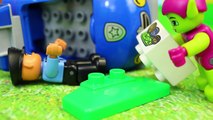 Duplo Lego Spiderman NEW Adventure Parody Green Goblin Robs Bank Police Throw Him in Jail