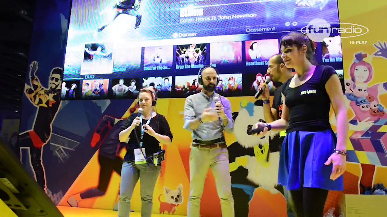 Anne-So s'affiche a` la Paris Games Week - Marion et Anne-So