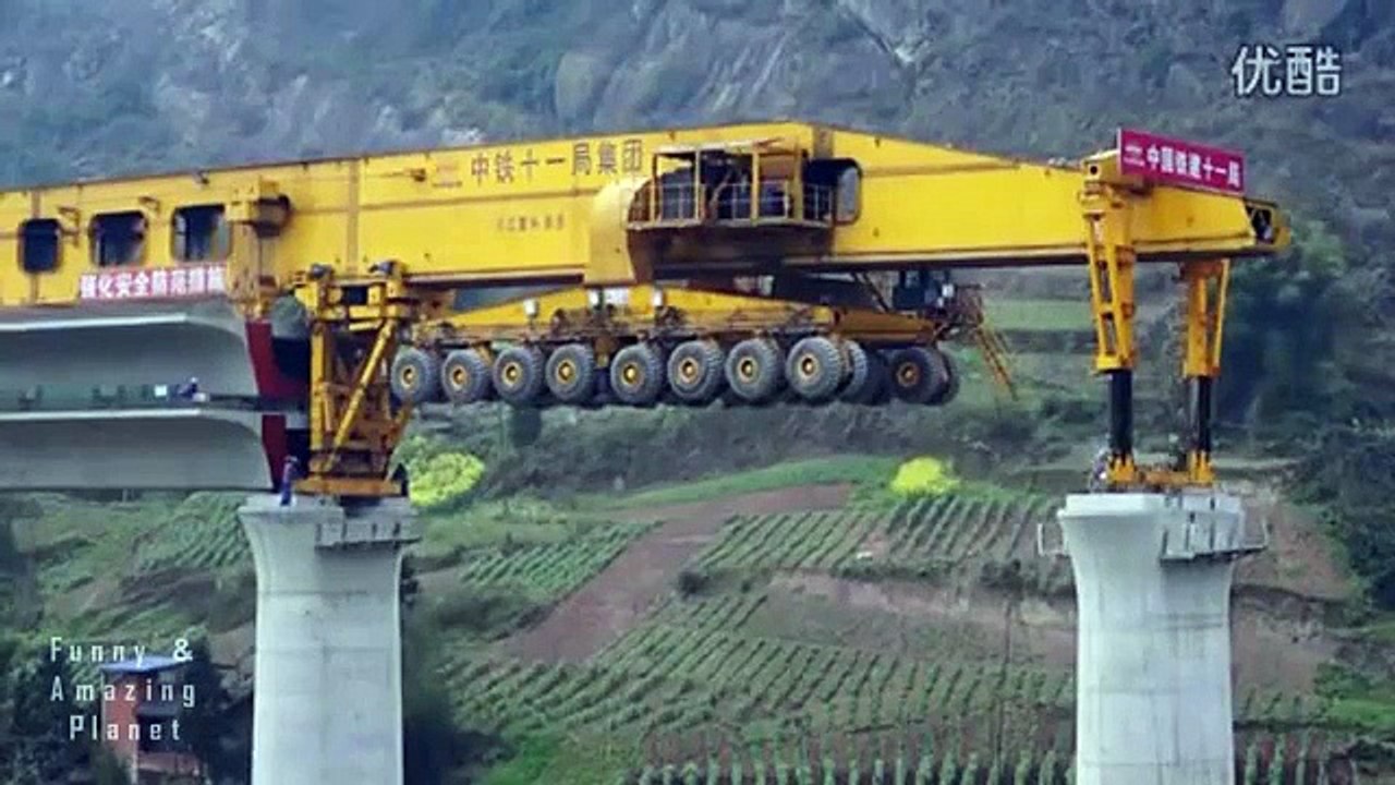 Une machine qui construit un pont en temps record