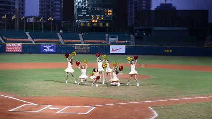 20140327 新莊棒球場 Passion Sisters開場表演