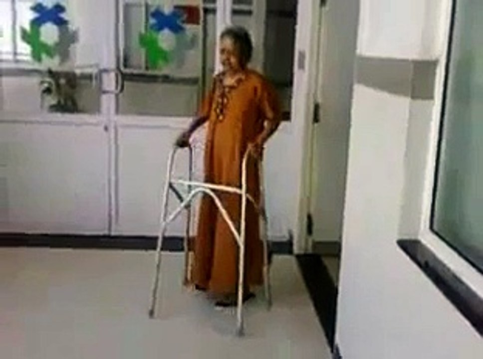 Gait after total knee replacement