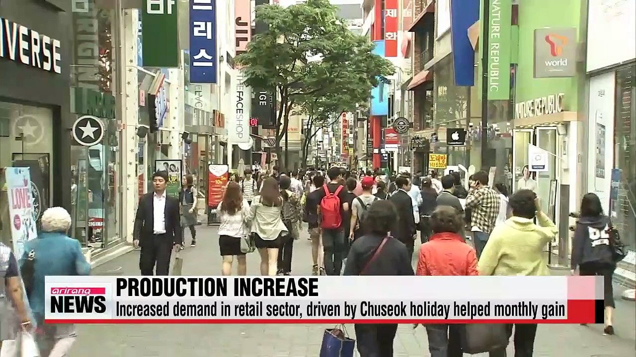 Economic indicators improve slightly amid pessimism about business conditions