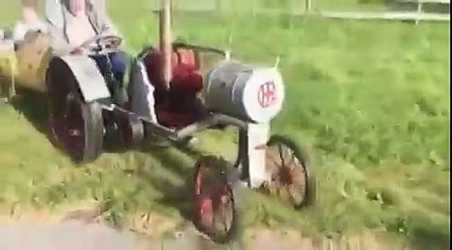 Хороший дедушка! -(дед 94 года,смастерил для своих внуков и правнуков вот такой вот..