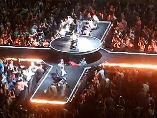 Madison Square Garden Concert 09-16-2015: Madonna - Holiday