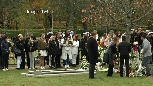 Suède: 1.500 personnes aux funérailles à Trollhättan