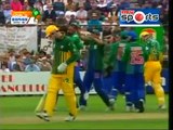 Shahid Afridi's Dangerous Bowling against Australia, Fastest Swing Bowling Ever