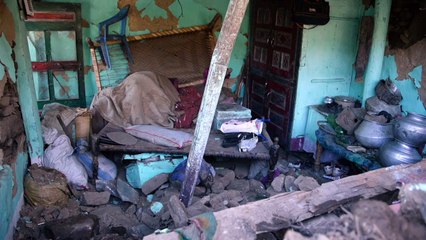 Pakistan/Afghanistan: troisième nuit dehors pour les survivants