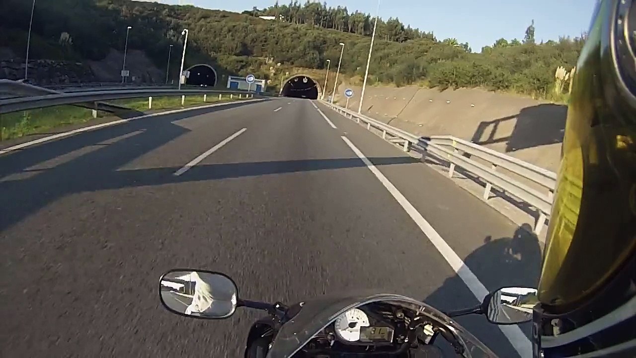 Suzuki GSXR 600 Tunnel sound GoPro Hero