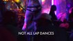 Caméra cachée : Des strip-teaseuse font une blague à leurs clients