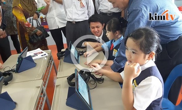 Menteri: Awak tanya timbalan menteri jaga SJKC