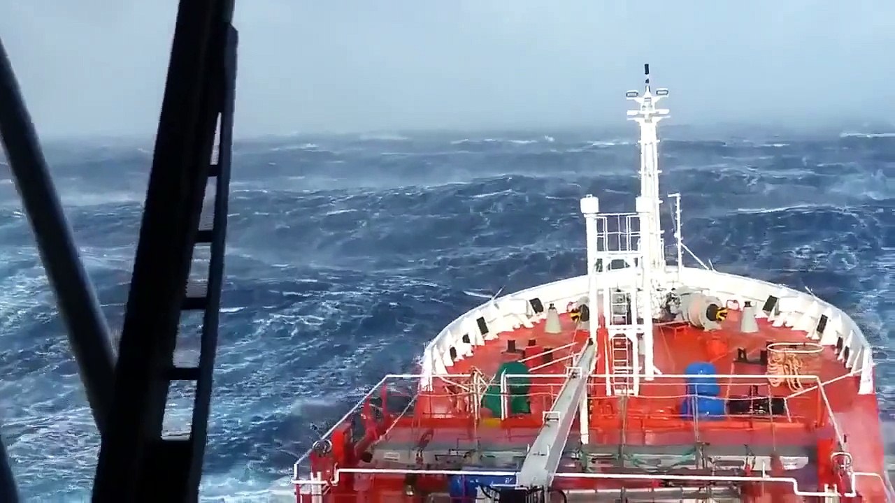 Sıkıldıysanız tam ekran yapın Sadece izleyin!