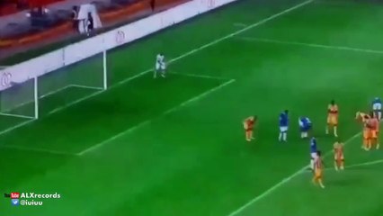 Il refait le célèbre coup du scorpion à la fin d'un match