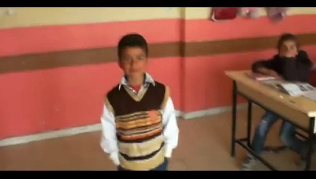 Mehter Marşında Kendinden Geçen Adam - Komik videolar - Funny videos