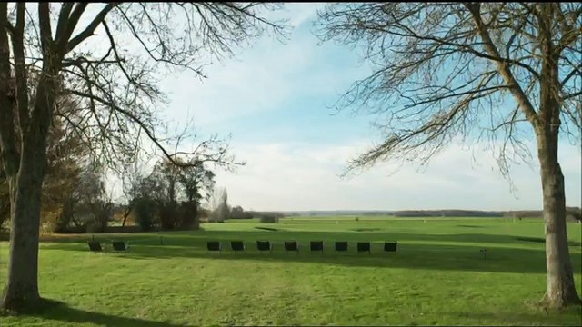 Julie Gayet plaque un paparazzi dans la série Dix pour cent