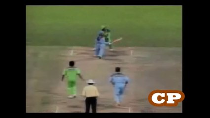 Aaqib Javed Brilliant Catch in 1992 World Cup Final Match