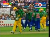 Shahid Afridis Dangerous Bowling against Australia, Fastest Swing Bowling Ever