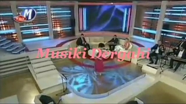 ümitsiz bir bekleyiş hasreti var içimde