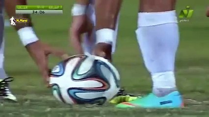 Curiosa táctica para ejecutar un tiro libre durante un partido en la liga de egipcio