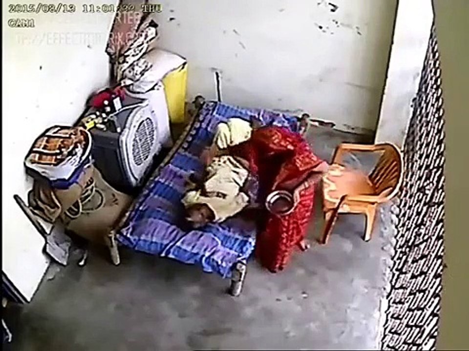 real video-bahu beating saas