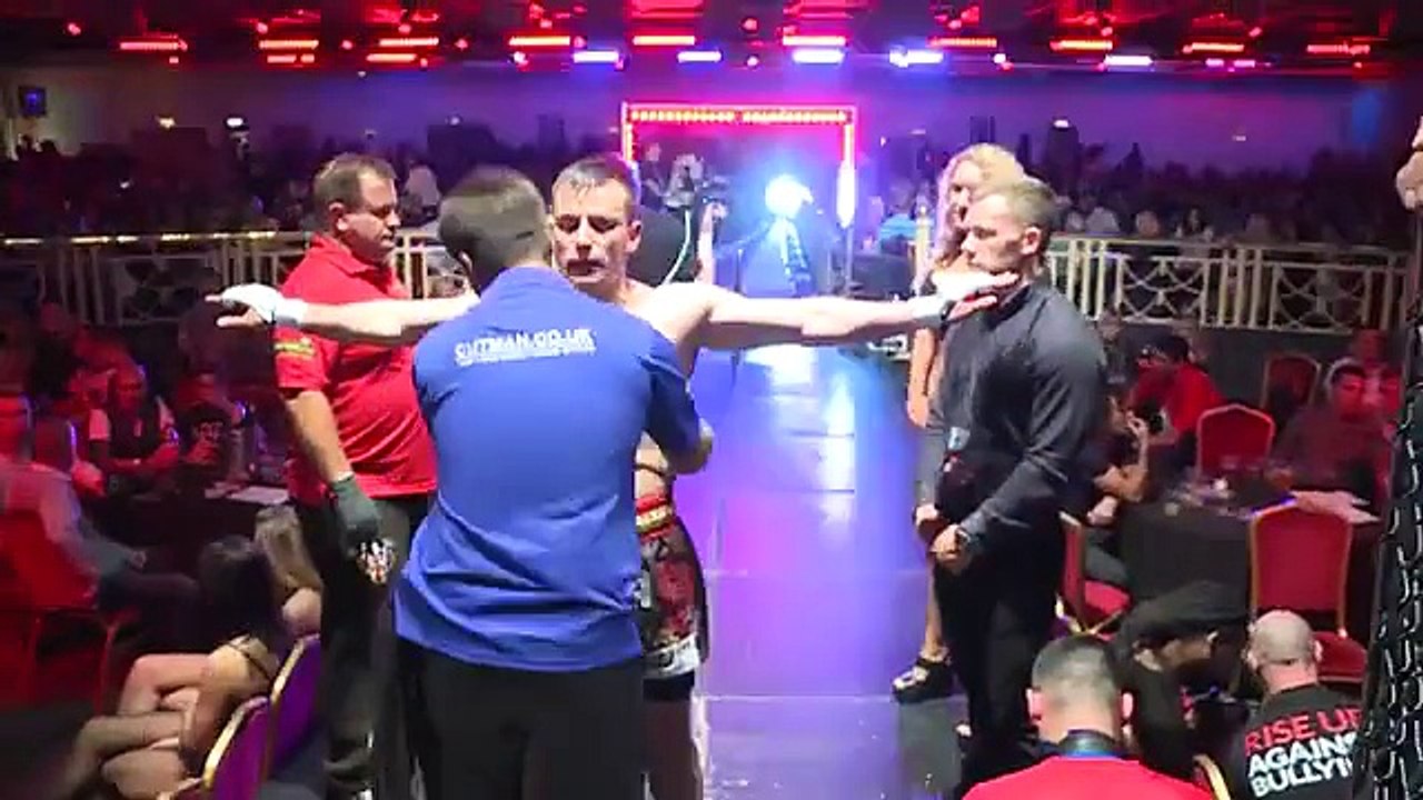 UCMMA 39 Arunas Slich v Umer Kayani