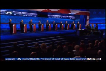 Fiorina cuts in, Harwood wimps out